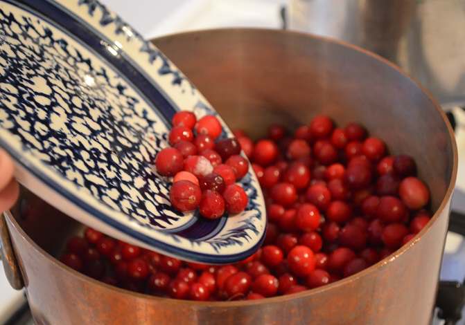 cranberries in pot