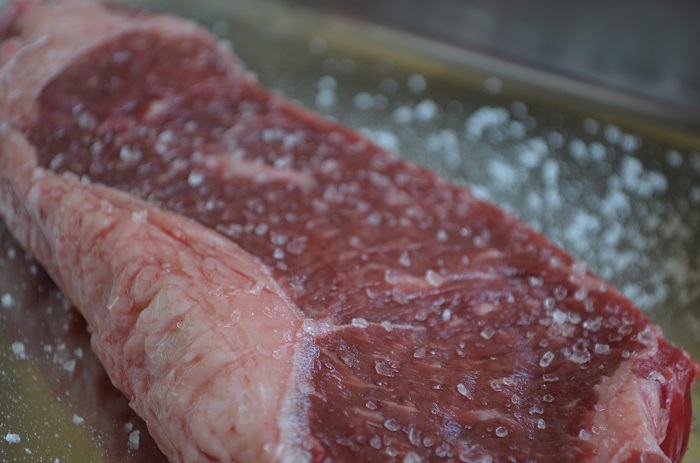 raw steak salted ny strip
